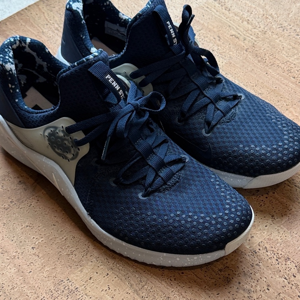 Nike Men's Penn State Sneakers! Size 10, like new!💙🤍💙